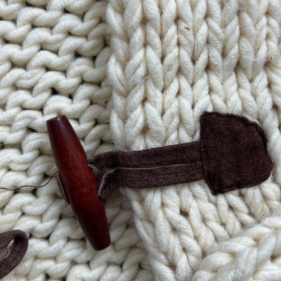 Hollister Ivory Chunky Cable knit Toggle Wool Blend Cardigan Sweater - Picture 5 of 11